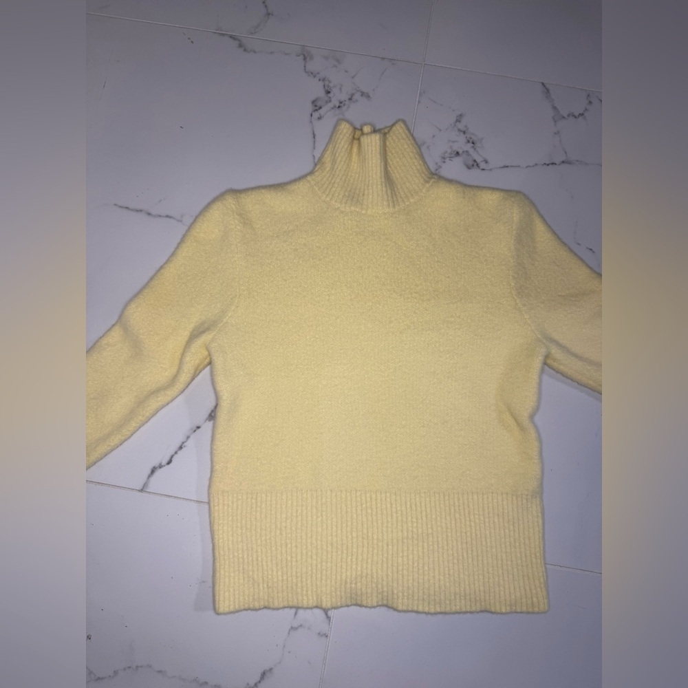Zara Sweater Size L